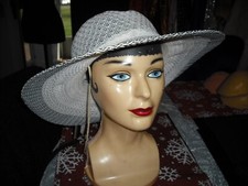 Cappello in vimini bianco Audrey Hepburn di proprietà e indossato anni 60 dell'amica Sydney Guilaroff