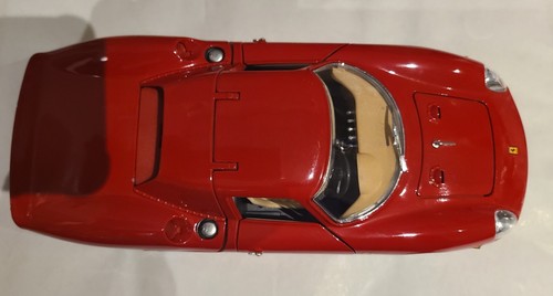 Modellino auto bburago - 1/18,