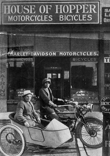 Donne moto con sidecar - con,