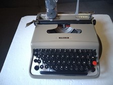 MACCHINA DA SCRIVERE OLIVETTI