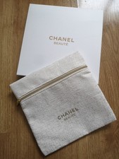 🤍 Pochette Chanel Beauté -