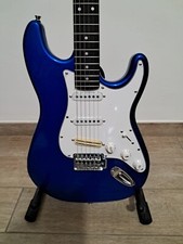 CHITARRA ELETTRICA TIPO STRATOCASTER BLU FATTA A MANO ARTIGIANALE LEGNO MASSELLO