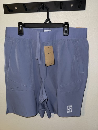 Due nuovissimi pantaloncini - , da