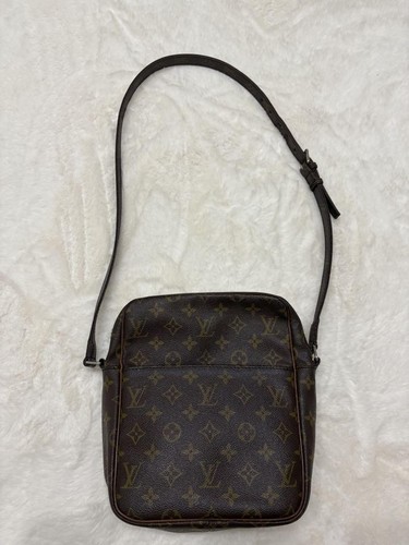 Louis vuitton monogram sacoche - louis,