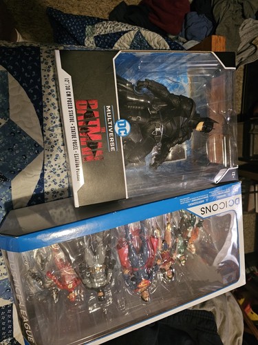 Statua batman multiverse e - multiverse,