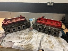 Cylinder heads left right - heads, set