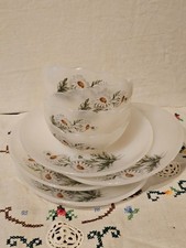 Set 4 tazze Arcopal Margherite con piattini – Vetro opale bianco vintage ’70