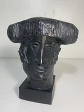 Statua scultura brutalista