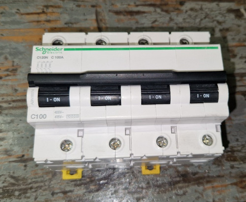 Interruttore magnetotermico