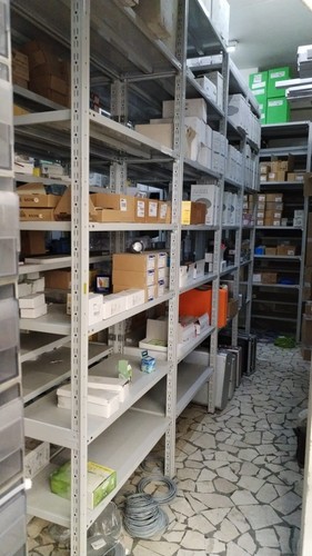 Scaffalatura metallica
