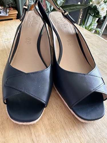 Sandali scarpe punta aperta