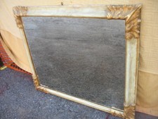 SPECCHIERA LACCATA COLOR PANNA E ANGOLI DORATI - SPECCHIO ANTICATO - 1950 EMILIA