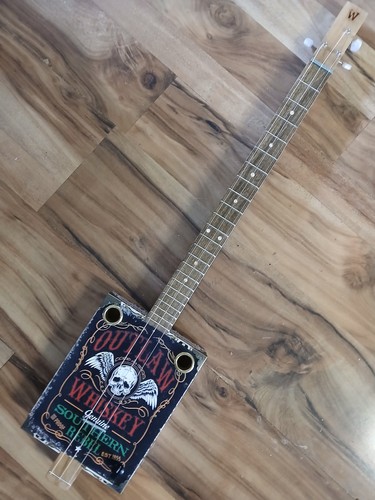 Weeklyhouse cigar box guitar - cigar,