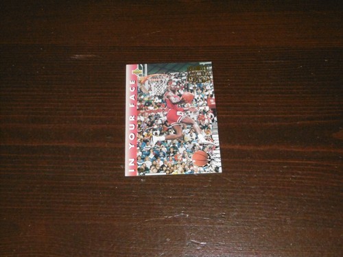 Figurina card upper - figurina, deck