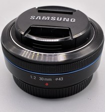 Samsung NX 30 mm f/2.0