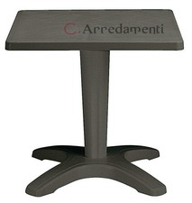 tavolo in resina per esterno giardino o interno contract ristorante bar tavoli