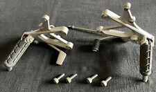 Pedane arretrate MBW in Ergal, per moto Honda 600 e Suzuki 600, come nuove.