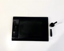 Wacom INTUOS 4 PRO modello M (PTK640) nera, usata ma in buone condizioni .