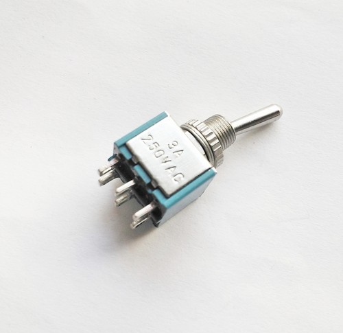 Interruttore deviatore on - interruttore,