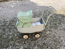 Carrozzina da bambole stile art deco