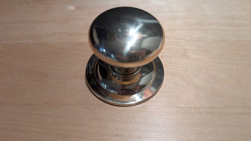 Door knob round - door,