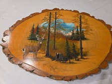 Scena in legno dipinta su