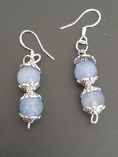 orecchini di perle da donna con passamaneria argentata e gancio flessibile.