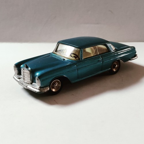 Mercedes 300 dinky - mercedes, toys