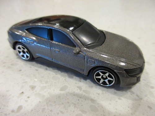 Auto giocattolo pressofusa