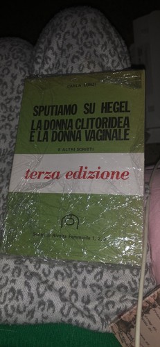 Lonzi carla sputiamo su - -,
