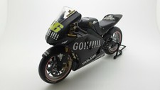 MINICHAMPS YAMAHA M1 Valentino
