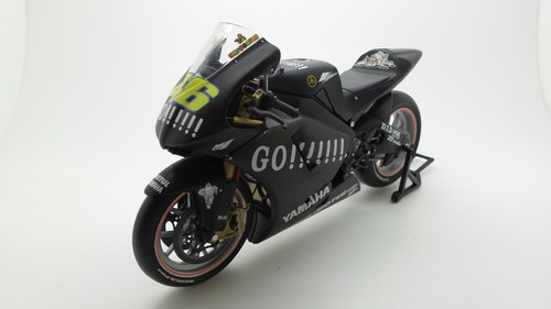 Minichamps yamaha valentino - minichamps,