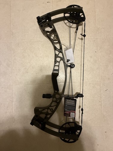New hoyt alpha - new, 29