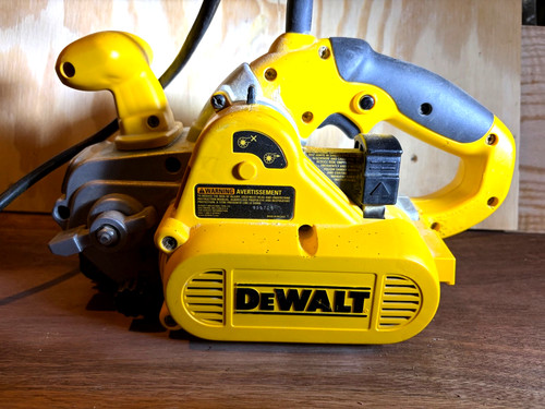 Levigatrice nastro dewalt - a,