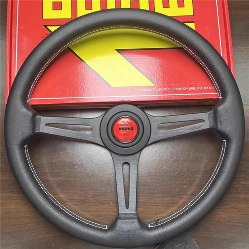 Foto reali volante sportivo - sportivo, in