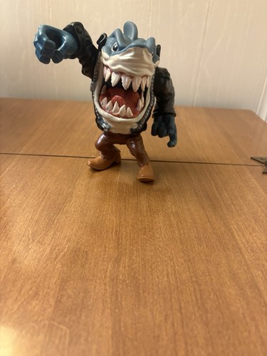 Vintage street sharks - sharks, pool