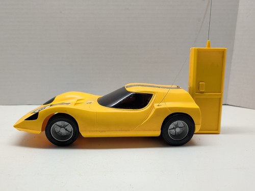 Auto giocattolo radiocomandata