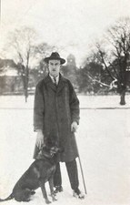 Pastore tedesco nel parco. Fotografia d'epoca belle arti