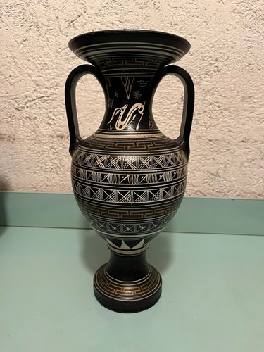 Anfora greca due manici in - manici,