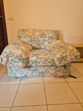 Poltrona ampia e comoda fiorita