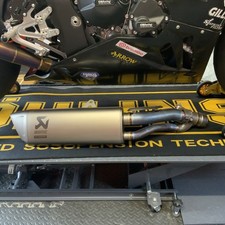 Silenziatore di scarico in