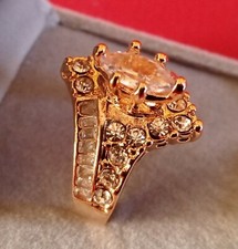 Anello donna placcato Oro 18 kt  Misura ?? 20 e 22  19,8/20,5 mm e custodia 