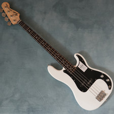 Fender Made in Japan basso di