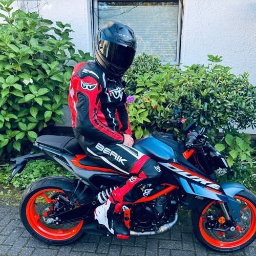 Tuta moto