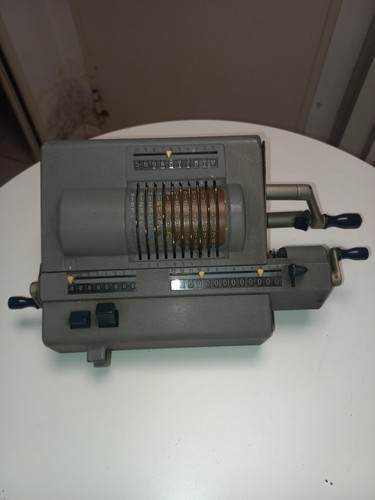 Calcolatrice meccanica