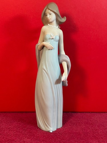 Lladro ingenue 5487 woman - lladro,
