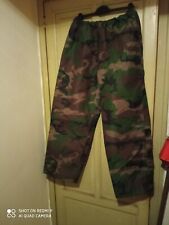 Pantaloni militari impermeabili Esercito Italiano . Taglia 54. Usati.