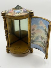 Vetrina antica in miniatura