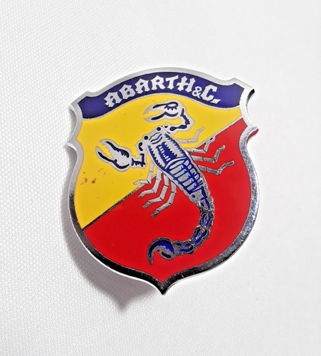 Distintivo griglia metallo