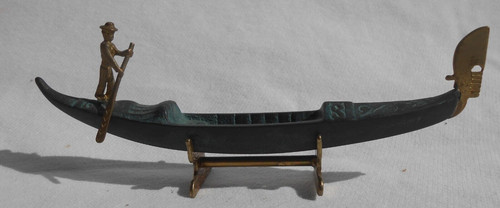 Antica statuina gondola